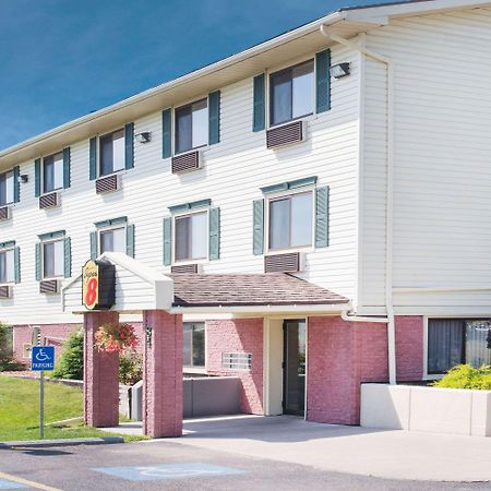 Super 8 By Wyndham Massena Ny Motel Eksteriør billede