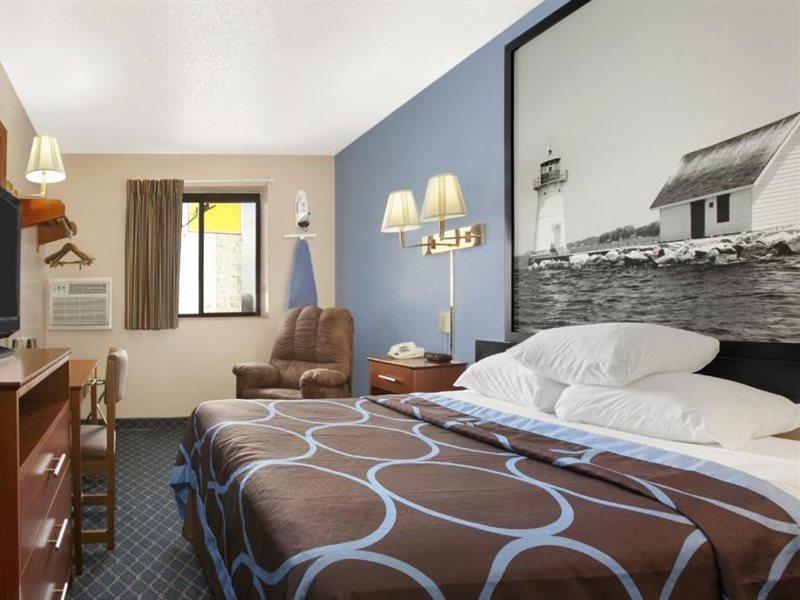Super 8 By Wyndham Massena Ny Motel Eksteriør billede