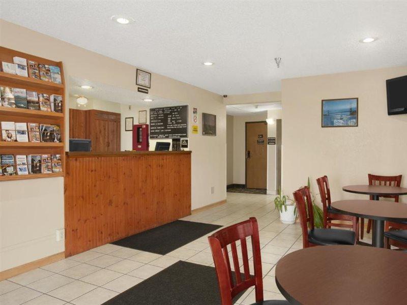 Super 8 By Wyndham Massena Ny Motel Eksteriør billede