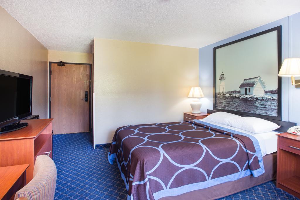Super 8 By Wyndham Massena Ny Motel Eksteriør billede
